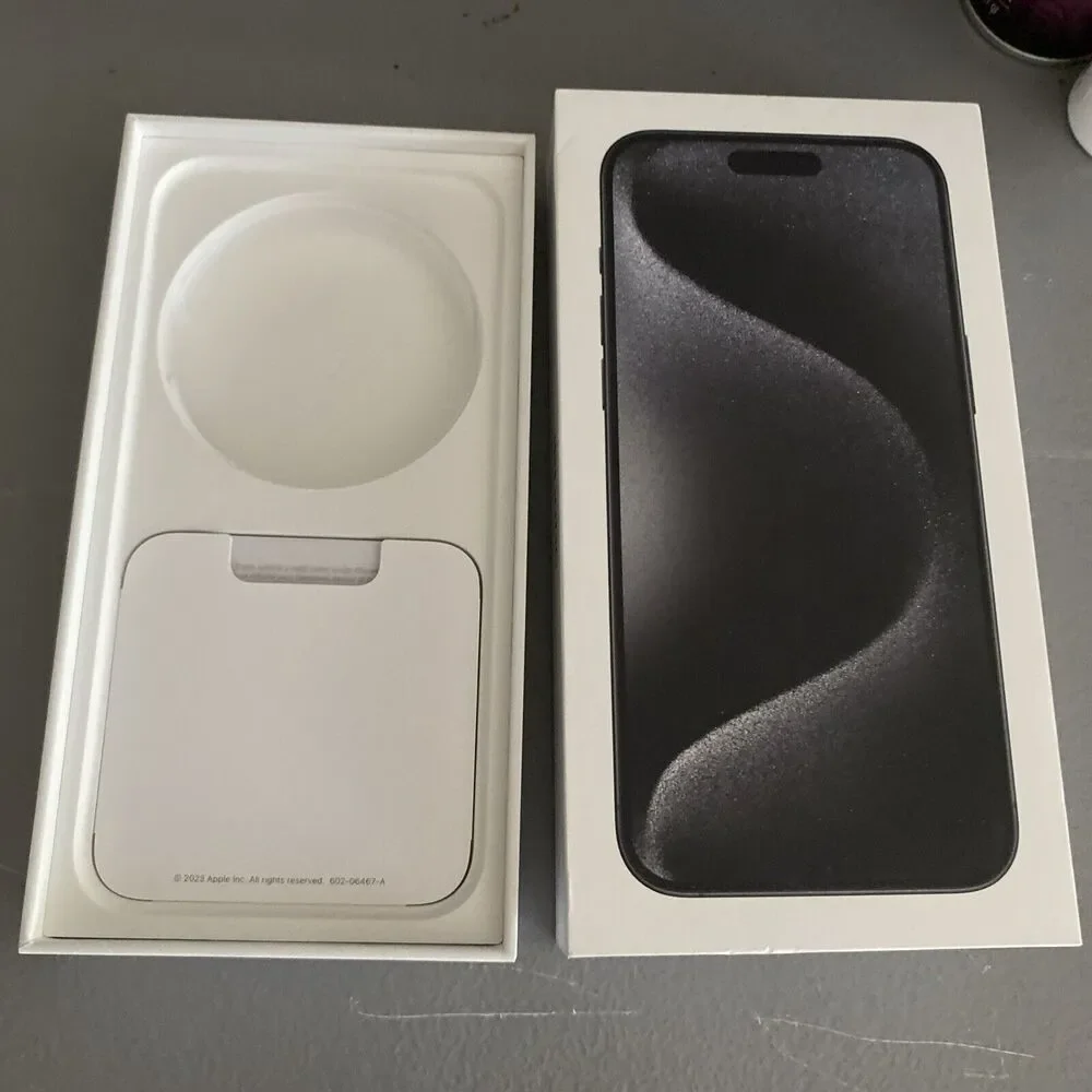 Apple iPhone 15 Pro Max Black Titanium 256GB - EMPTY BOX ONLY